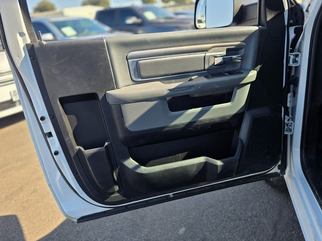 2019 Ram 1500 Classic Tradesman - 22979145 - 16