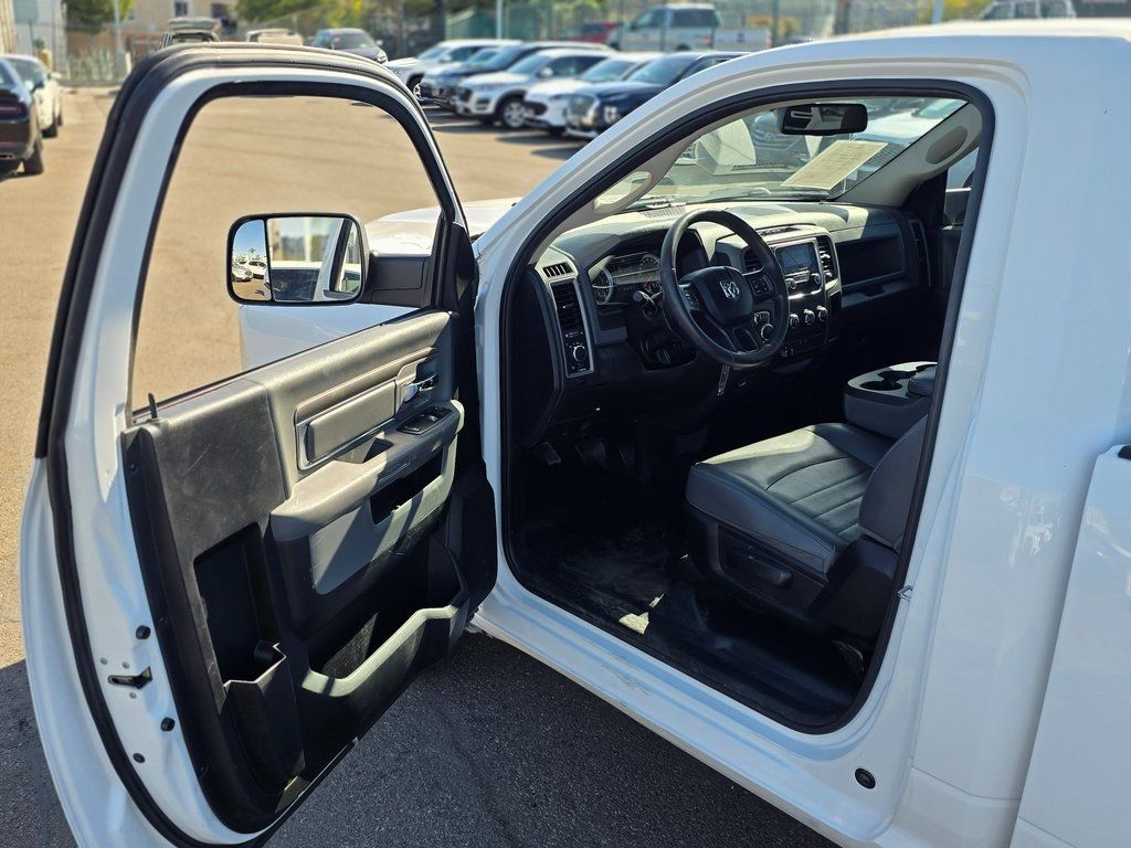 2019 Ram 1500 Classic Tradesman - 22979145 - 32
