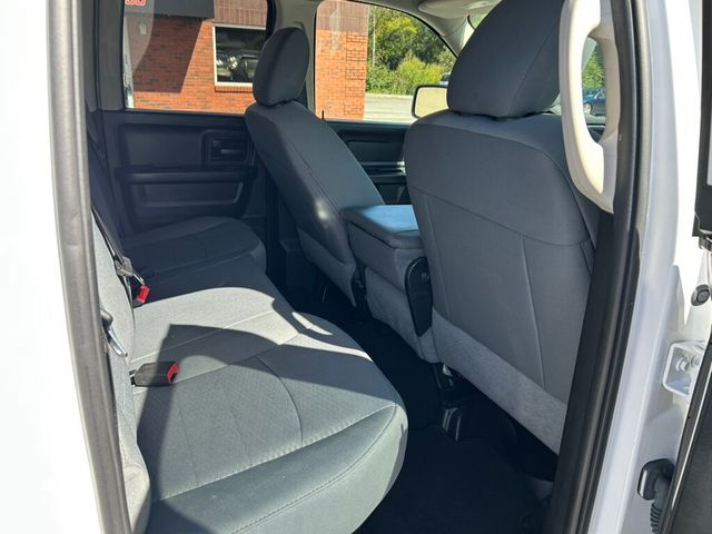 2019 Ram 1500 Classic Tradesman 4x2 Crew Cab 5'7" Box - 22925185 - 10