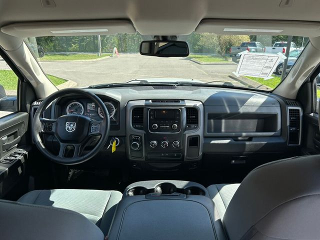 2019 Ram 1500 Classic Tradesman 4x2 Crew Cab 5'7" Box - 22925185 - 12