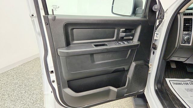 2019 Ram 1500 Classic Tradesman 4x2 Quad Cab 6'4'' Box w/ 20'' Wheels & Running Boards - 23091285 - 9