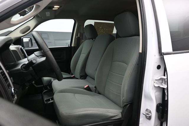 2019 Ram 1500 Classic Tradesman 4x4 Crew Cab 5'7" Box - 23004744 - 9