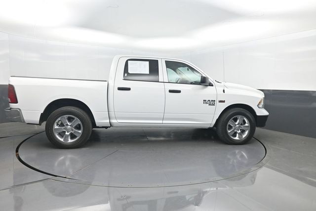 2019 Ram 1500 Classic Tradesman 4x4 Crew Cab 5'7" Box - 23004744 - 28
