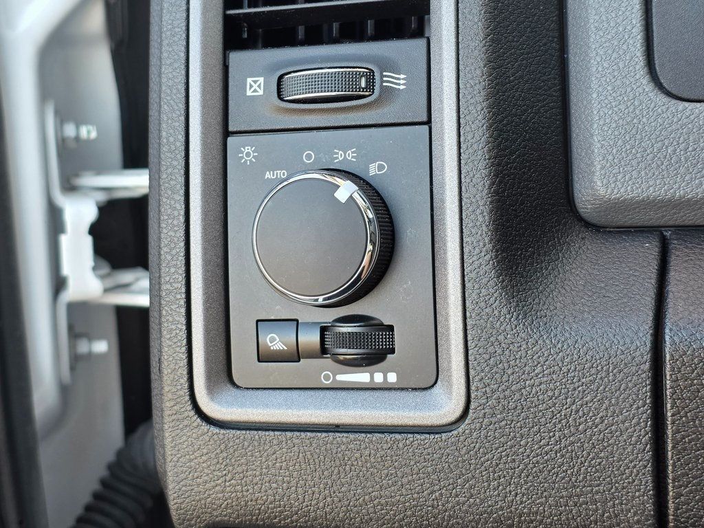 2019 Ram 1500 Classic Tradesman 4x4 Quad Cab 6'4" Box - 22941825 - 39