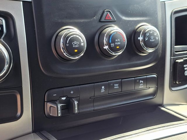 2019 Ram 1500 Classic Warlock 4x2 Quad Cab 6'4" Box - 22929105 - 30