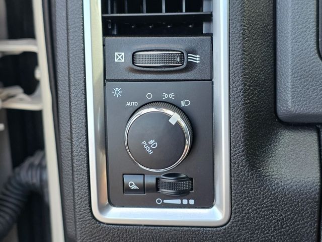 2019 Ram 1500 Classic Warlock 4x2 Quad Cab 6'4" Box - 22929105 - 36