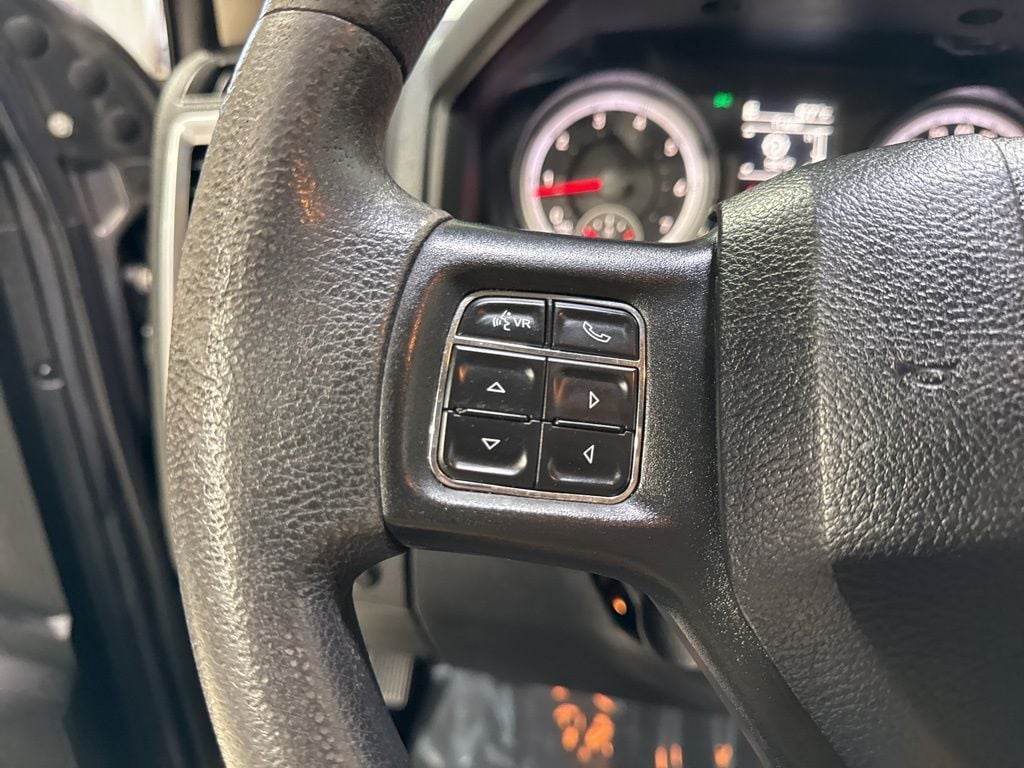 2019 Ram 1500 Classic Warlock 4x4 Quad Cab 6'4" Box - 23005908 - 16