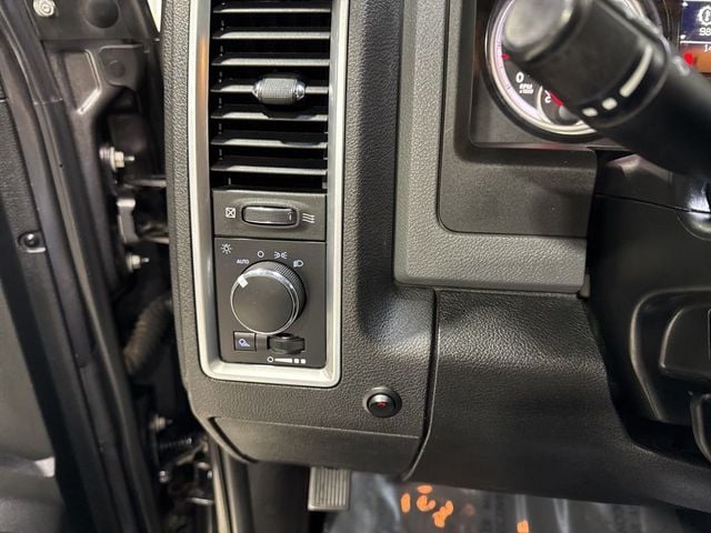 2019 Ram 1500 Classic Warlock 4x4 Quad Cab 6'4" Box - 23005908 - 17