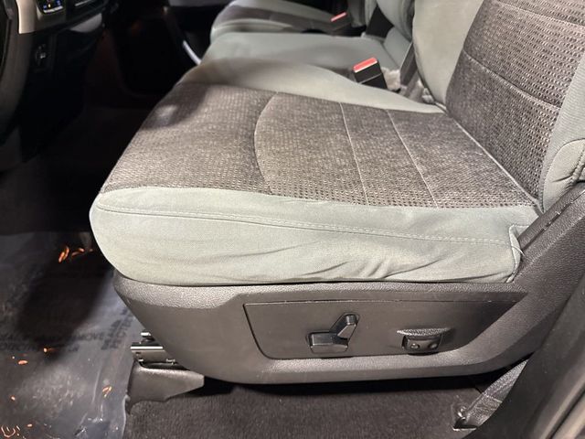 2019 Ram 1500 Classic Warlock 4x4 Quad Cab 6'4" Box - 23005908 - 28
