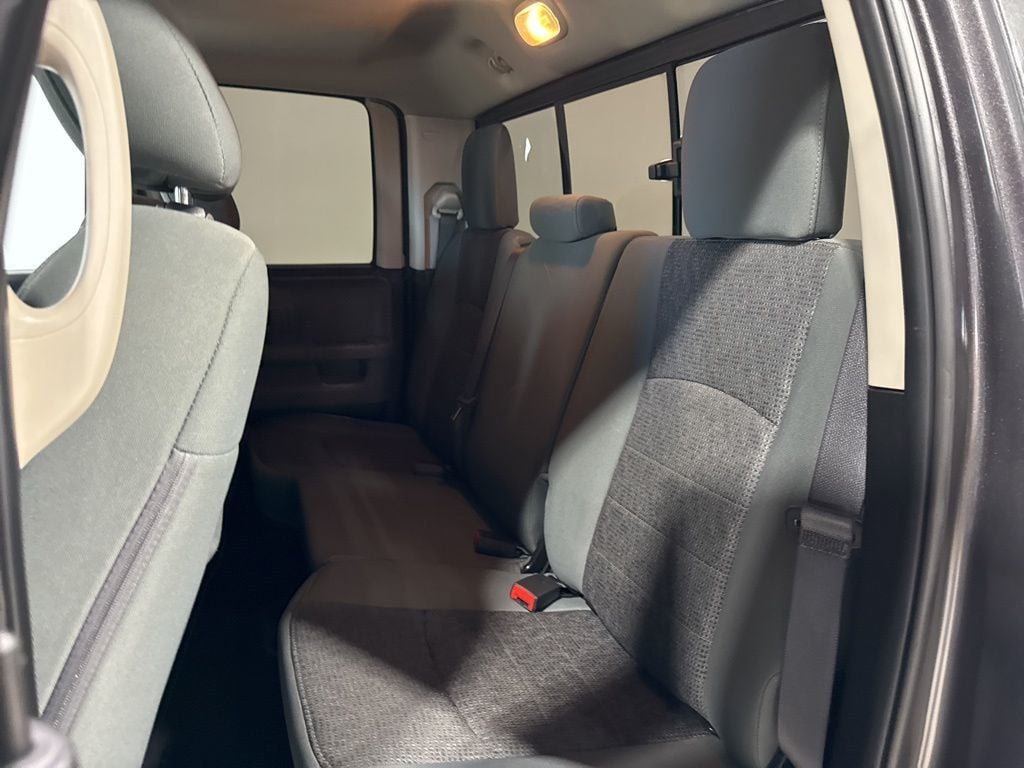 2019 Ram 1500 Classic Warlock 4x4 Quad Cab 6'4" Box - 23005908 - 33