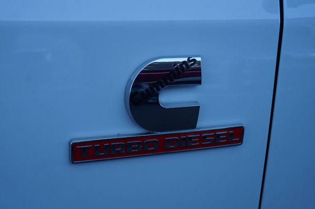 2019 Ram 3500 LARAMIE, 4X4, CUMMINS DIESEL, PREMIUM WHEELS, MOON ROOF - 23078367 - 10