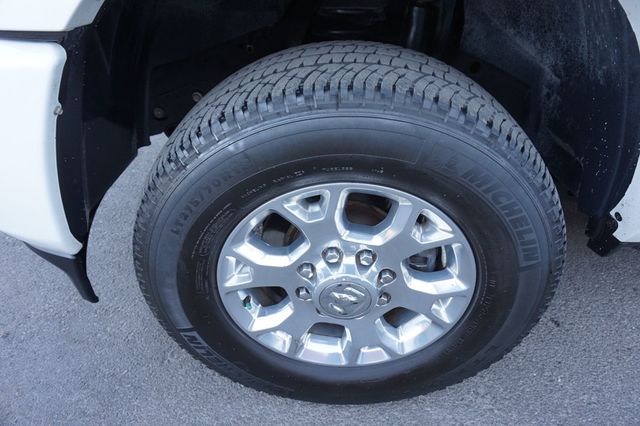 2019 Ram 3500 LARAMIE, 4X4, CUMMINS DIESEL, PREMIUM WHEELS, MOON ROOF - 23078367 - 11