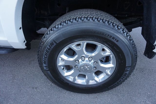 2019 Ram 3500 LARAMIE, 4X4, CUMMINS DIESEL, PREMIUM WHEELS, MOON ROOF - 23078367 - 12