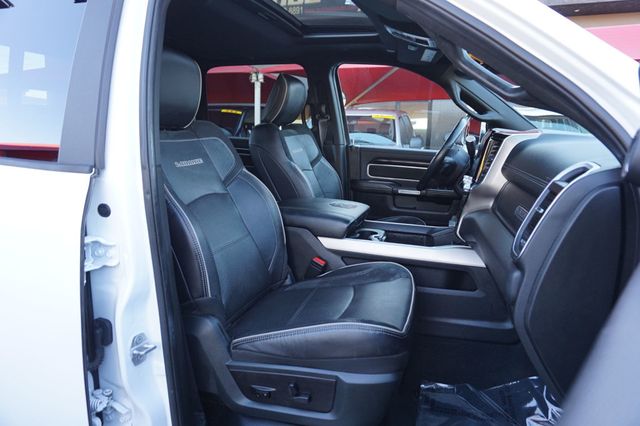 2019 Ram 3500 LARAMIE, 4X4, CUMMINS DIESEL, PREMIUM WHEELS, MOON ROOF - 23078367 - 20