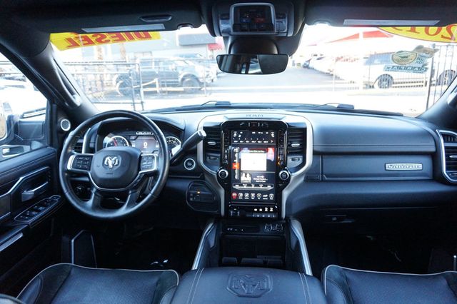 2019 Ram 3500 LARAMIE, 4X4, CUMMINS DIESEL, PREMIUM WHEELS, MOON ROOF - 23078367 - 40