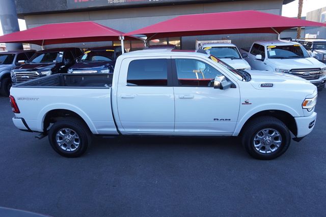 2019 Ram 3500 LARAMIE, 4X4, CUMMINS DIESEL, PREMIUM WHEELS, MOON ROOF - 23078367 - 4