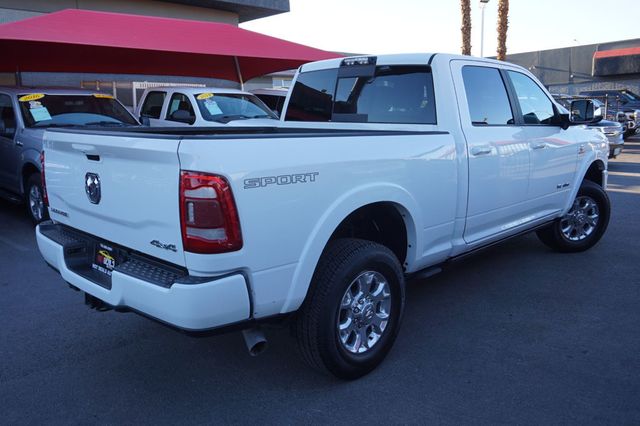2019 Ram 3500 LARAMIE, 4X4, CUMMINS DIESEL, PREMIUM WHEELS, MOON ROOF - 23078367 - 5