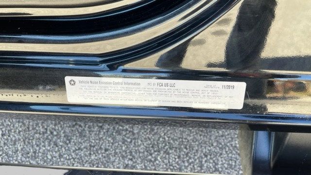 2019 Ram 3500 Tradesman 4x4 Crew Cab 8' Box - 23001184 - 18