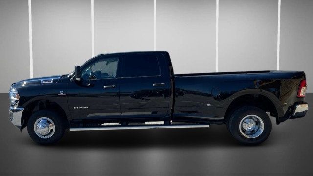 2019 Ram 3500 Tradesman 4x4 Crew Cab 8' Box - 23001184 - 6