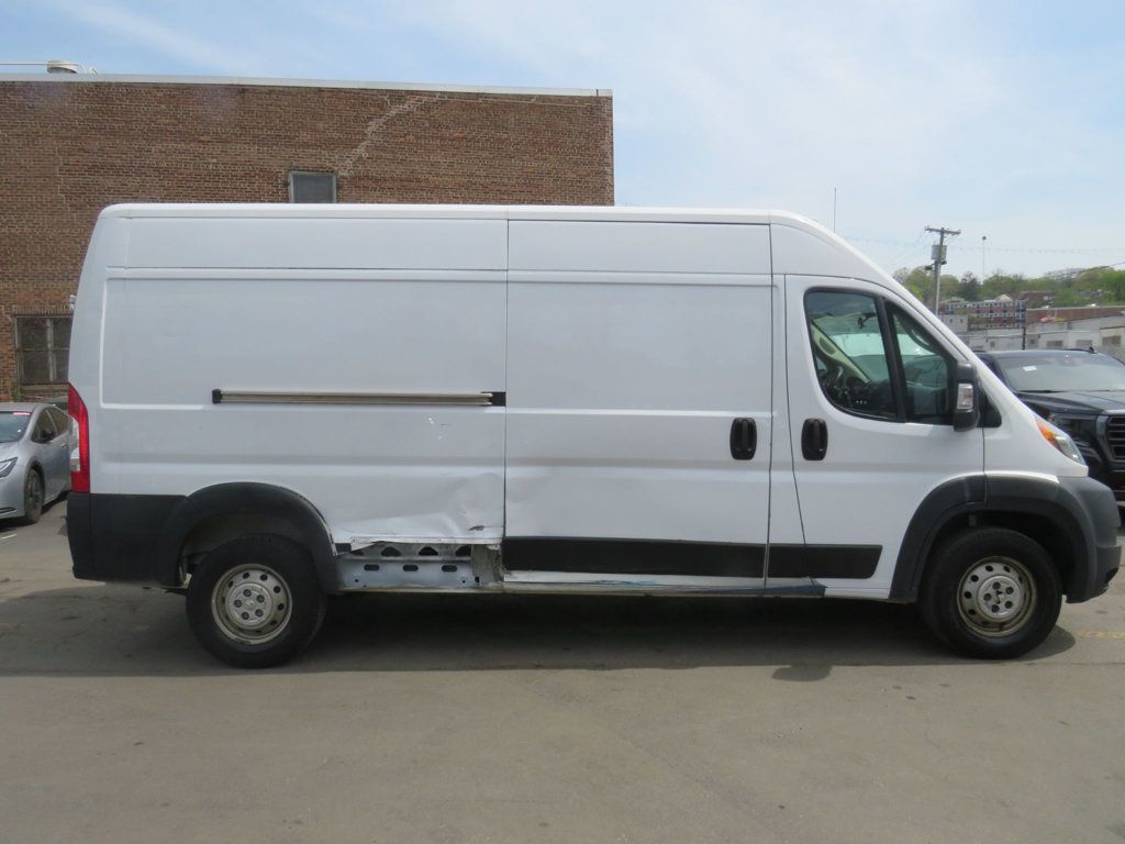 Ram Cargo Van photo 4
