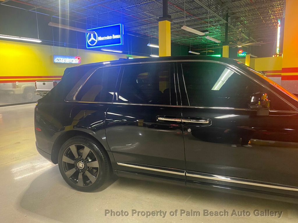 2019 Rolls Royce Cullinan photo 3