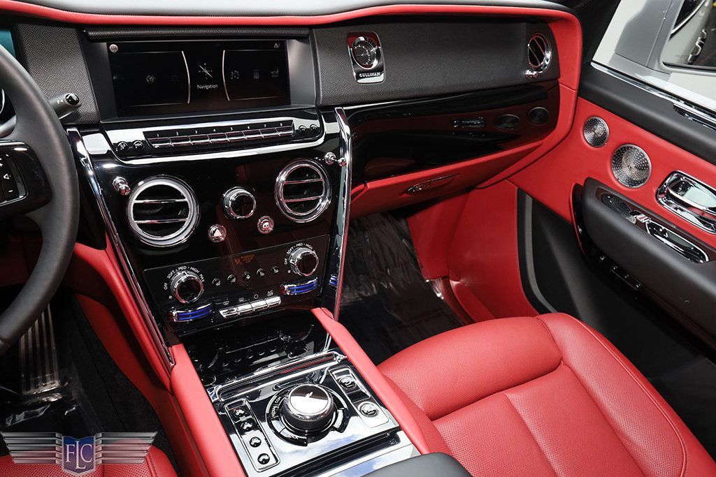 2019 Rolls-Royce Cullinan Sport Utility - 22963693 - 34