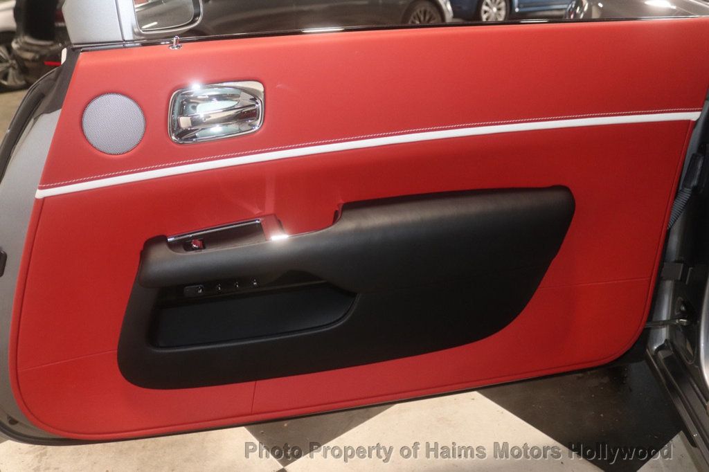 2019 Rolls Royce Dawn photo 16
