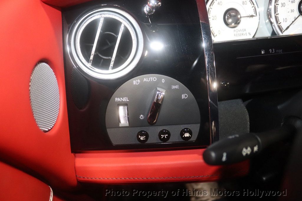 2019 Rolls Royce Dawn photo 27