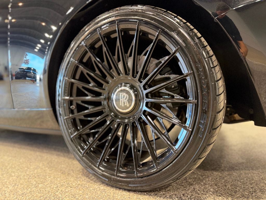 2019 Rolls-Royce Dawn Convertible - 23028747 - 29