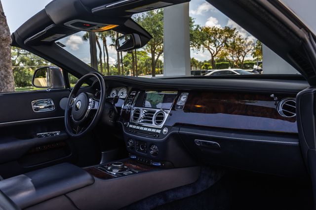 2019 Rolls-Royce Dawn Convertible - 23020164 - 22