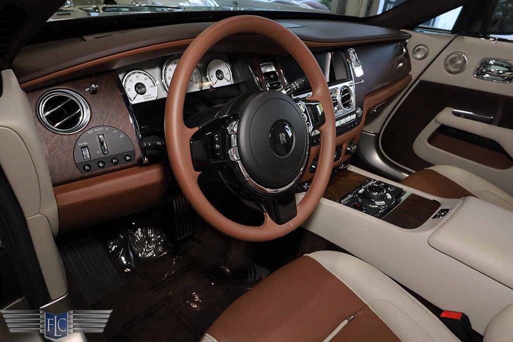 2019 Rolls-Royce Dawn Convertible - 22737596 - 23