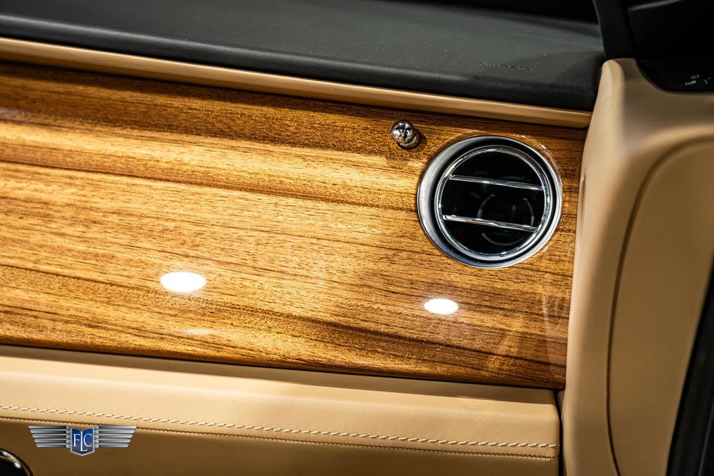 2019 Rolls-Royce Dawn Convertible - 23100707 - 24