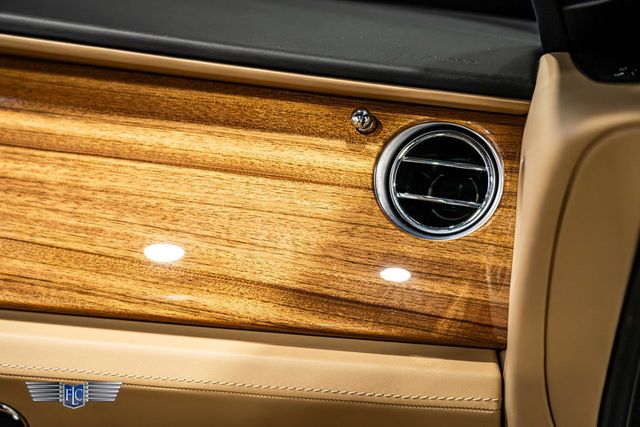 2019 Rolls-Royce Dawn Convertible - 23100707 - 24