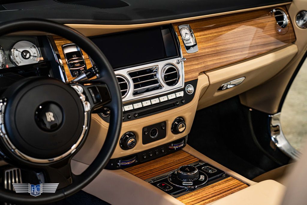 2019 Rolls-Royce Dawn Convertible - 23100707 - 32