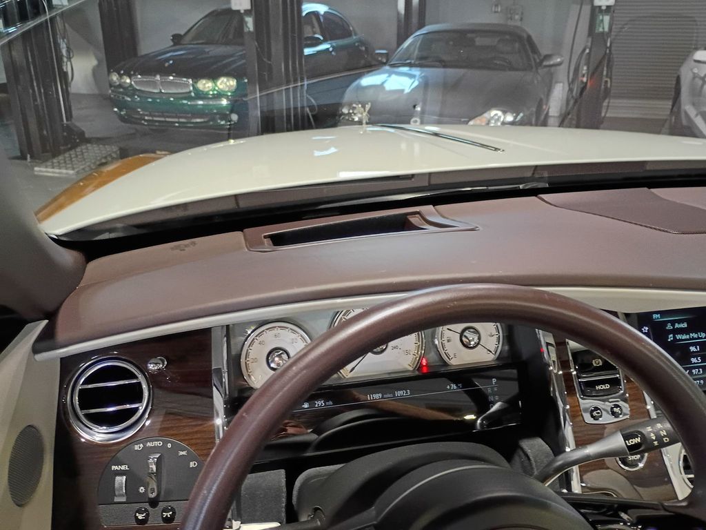 2019 Rolls-Royce Dawn Convertible Clean Carfax - 23097934 - 24