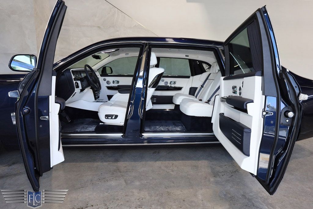 2019 Rolls-Royce Phantom Extended Wheelbase Sedan - 22617002 - 12