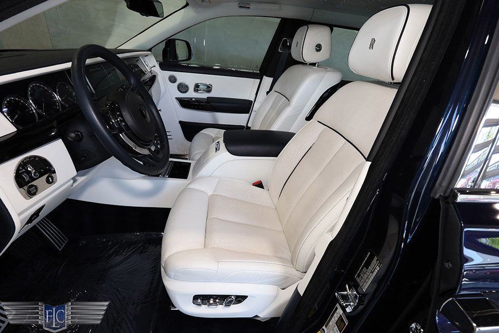 2019 Rolls-Royce Phantom Extended Wheelbase Sedan - 22617002 - 16