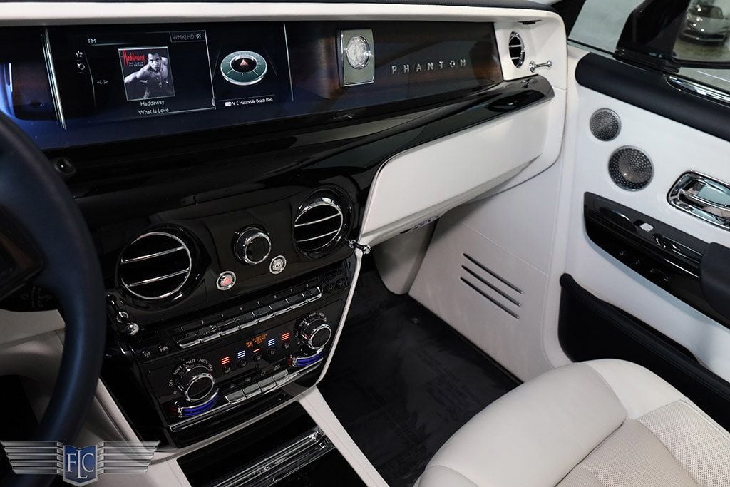 2019 Rolls-Royce Phantom Extended Wheelbase Sedan - 22617002 - 36