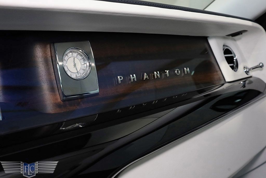 2019 Rolls-Royce Phantom Extended Wheelbase Sedan - 22617002 - 37