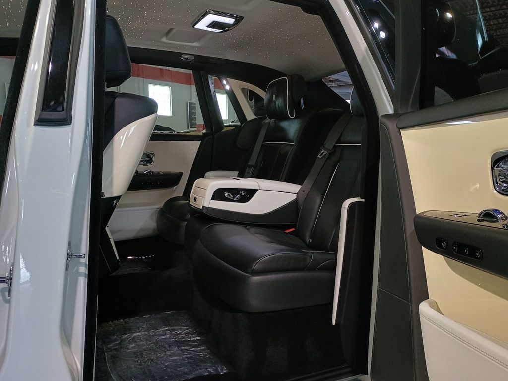 2019 Rolls-Royce Phantom Sedan 1 Owner Clean Autocheck Florida Car - 23002043 - 15