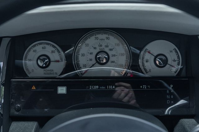 2019 Rolls-Royce Wraith Coupe - 22985695 - 16