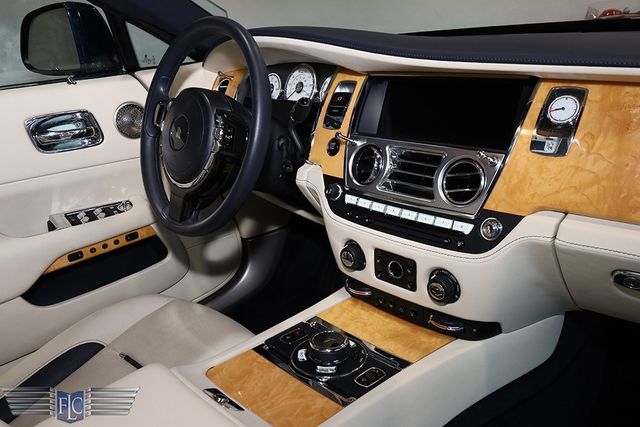 2019 Rolls-Royce Wraith Coupe - 22959552 - 24