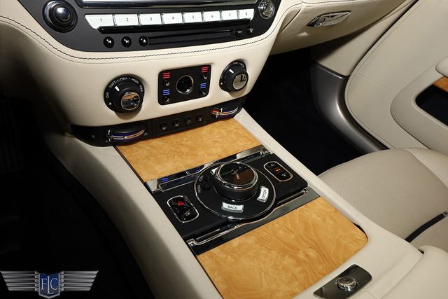 2019 Rolls-Royce Wraith Coupe - 22959552 - 32