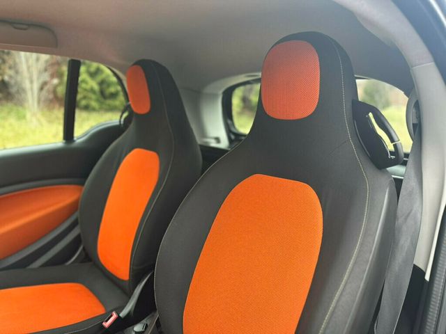 2019 smart EQ fortwo passion coupe - 22956028 - 17