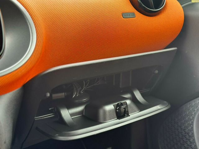 2019 smart EQ fortwo passion coupe - 22956028 - 31