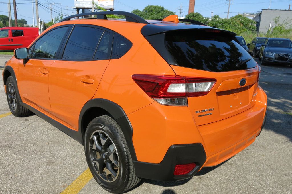 2019 Subaru Crosstrek 2.0i Premium photo 3