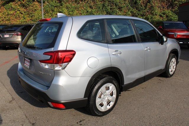 2019 Subaru Forester 2.5i photo 2