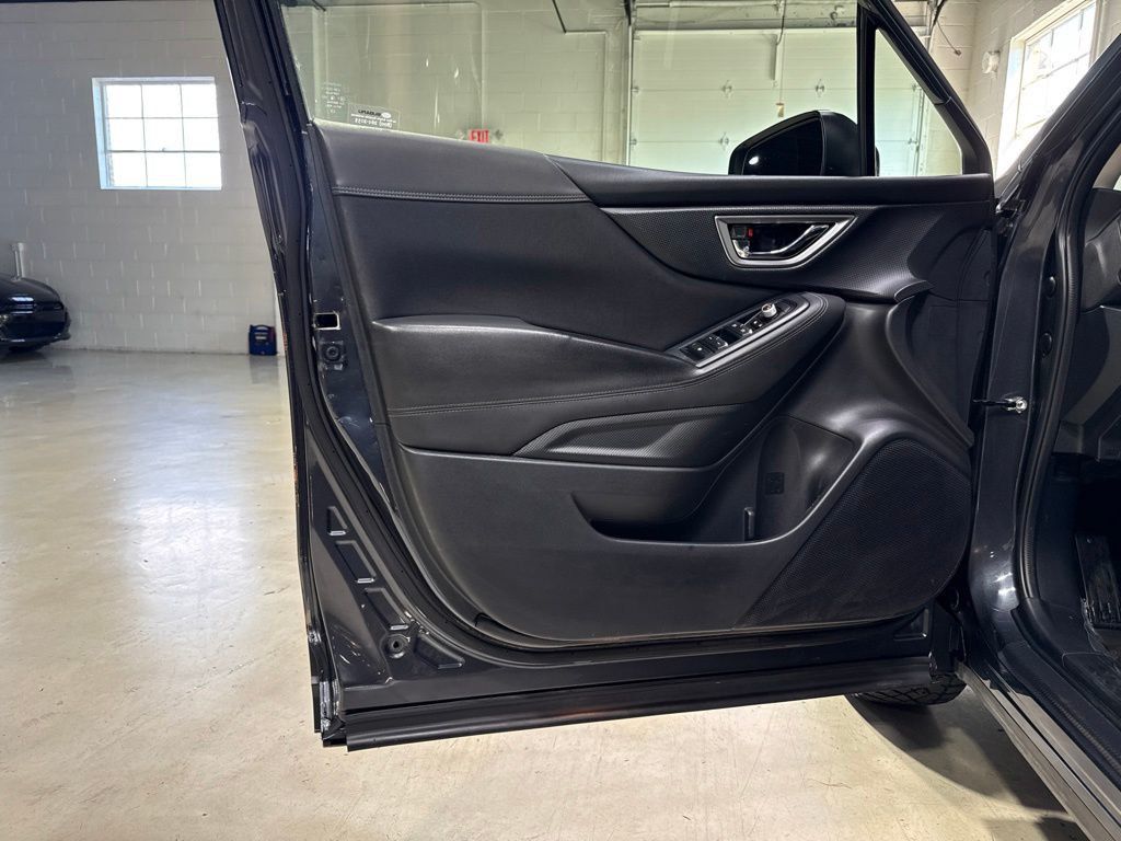 2019 Subaru Forester 2.5i Premium - 23075878 - 19