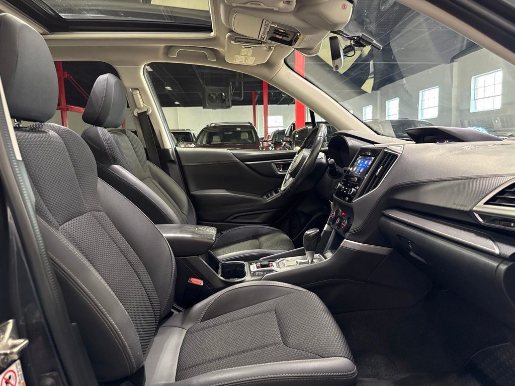 2019 Subaru Forester 2.5i Premium - 23075878 - 25