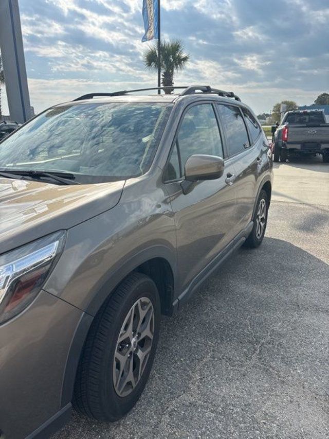 2019 Subaru Forester 2.5i Premium - 22996337 - 2